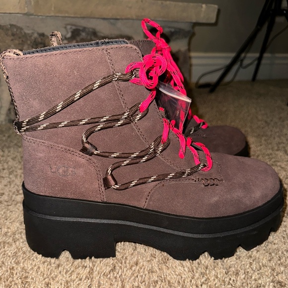 UGG BRISBANE LACE-UP WATERPROOF SUEDE PLATFORM BOOTS SIZE 9.5 NEW - Picture 3 of 11